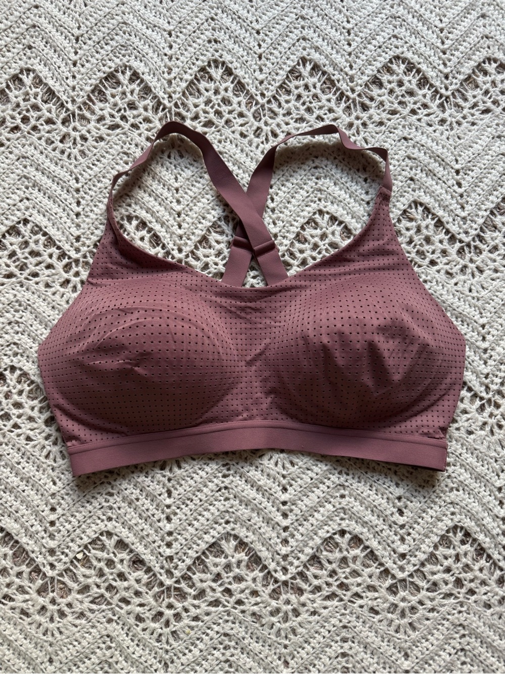 NWT Victoria’s Secret 36D Dusty Mauve Perforated Crossback Sports Bra Adjustable